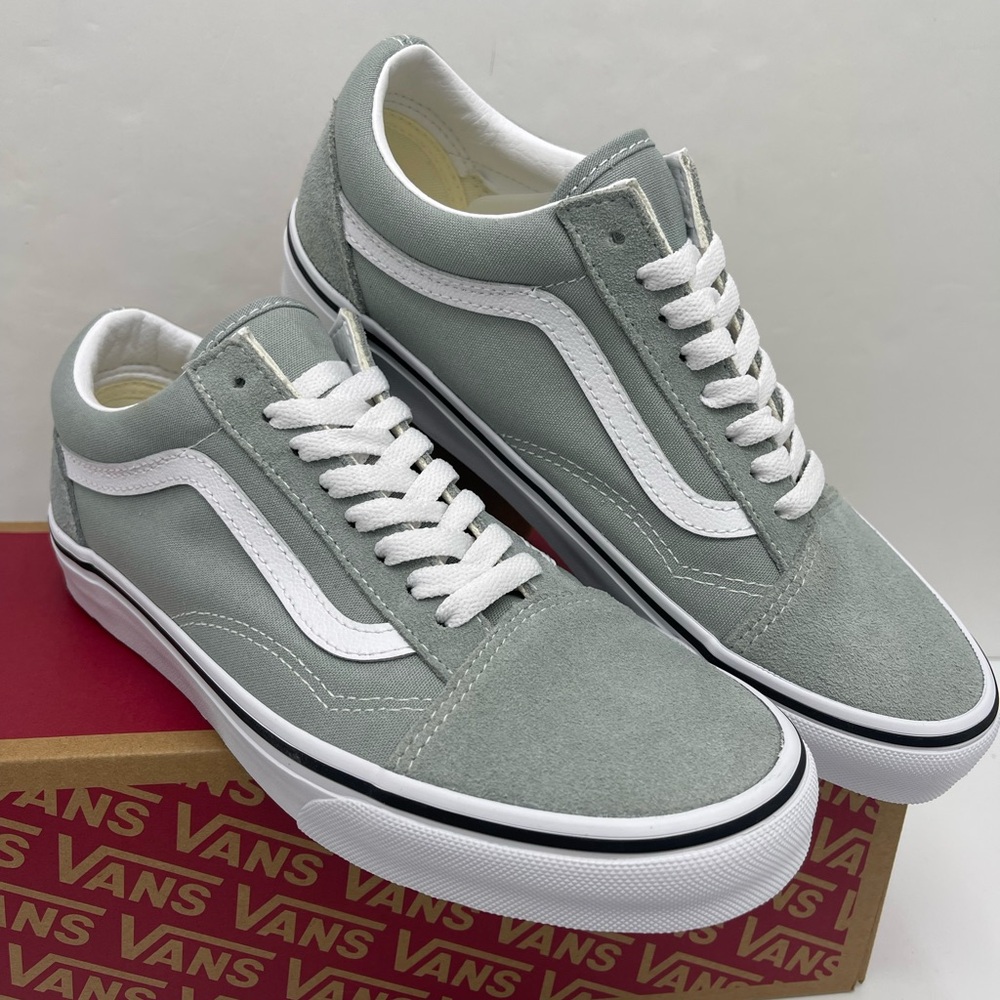 Vans WMNS Old Skool
Color Theory Pure Grey
VNO00CR5EPO Sneakers - Picture 9 of 16